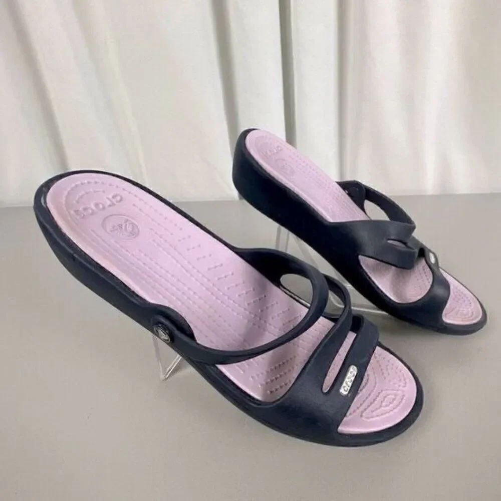 CROCS WOMENS SANDALS LAVENDER AND BLUE SIZE 10